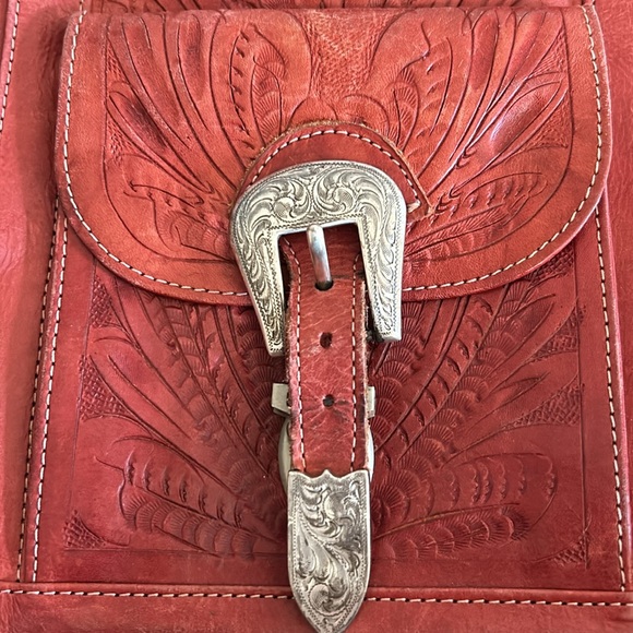 TEXIAN LEATHER | SHOULDER BAG | HAND TOOLED - Picture 4 of 10